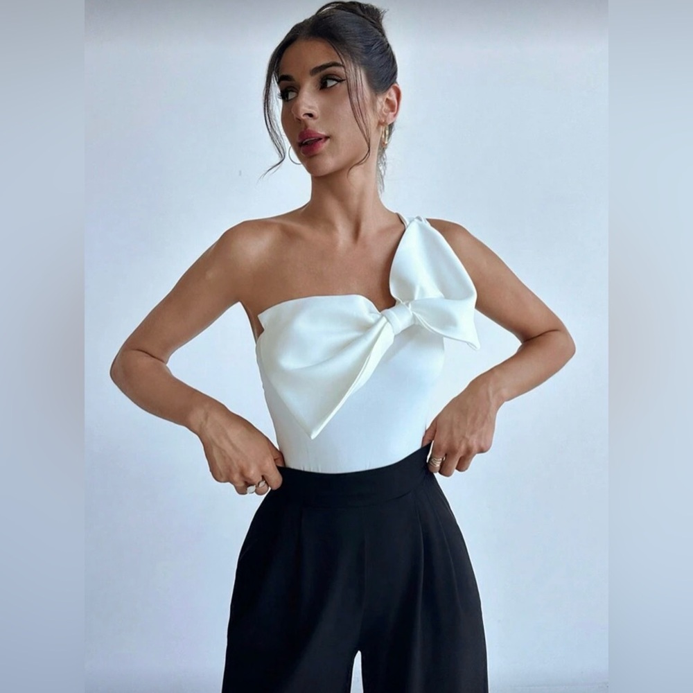One-Shoulder Top with Bow SHEIN 1x